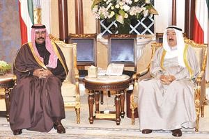صاحب السمو الامير الشيخ صباح الاحمد مستقبلا سمو ولي العهد الشيخ نواف لاحمد

