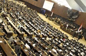 برلمان إندونيسيا ينوي منع النائبات من ارتداء التنانير القصيرة