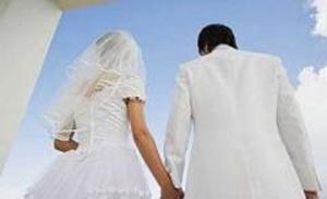 امرأة مهووسة برجل تعد الزفاف بغير علمه.. وترسل له الفاتورة