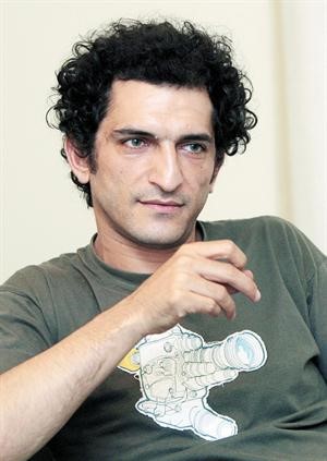 عمرو واكد﻿