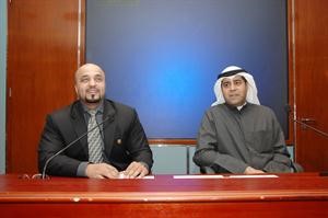 دادم الملا ودمحمد الفيلكاوي خلال اللقاء﻿