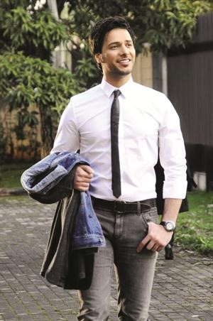 منصور زايد﻿