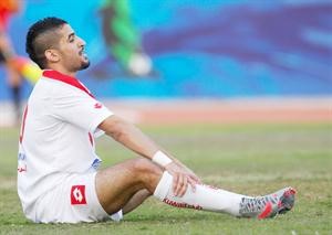 مهاجم الكويت عبدالهادي الخميس يعبر عن حال الابيض وتراجعه 	الازرق كوم﻿