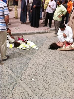 مواطنون ووافدون تجمعوا في موقع الحريق الماساوي﻿