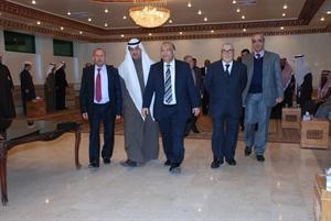مبارك الخرينج وضيوفه ويبدو رئيس مجلس الشعب المصري د محمد الكتاتني