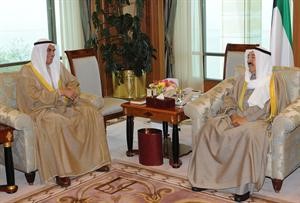 صاحب السمو الامير الشيخ صباح الاحمد مستقبلا احمد السعدون﻿