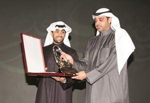 ضاري الوزان مكرما الشيخ محمد العبدالله﻿