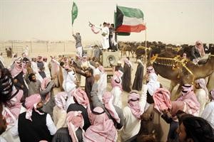 فرحة عارمة بالفوز في السباق
