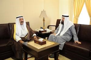 نائب رئيس مجلس الامة خالد السلطان اثناء استقباله وزير الديوان الاميري﻿