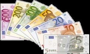 3000 يورو  لإسبانية بسبب انسداد باب البلدية على إصبعها