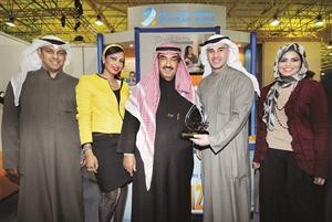 سمو الشيخ ناصر المحمد في ركن بنك برقان﻿