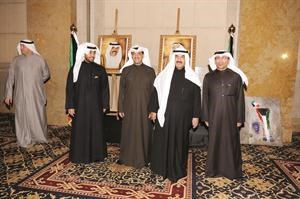 سمو الشيخ ناصر المحمد مع وليد الخشتيواحمد ابل وضاري الوزان﻿