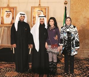 بسمة السعيد في صورة تذكارية مع سمو الشيخ ناصر المحمد﻿