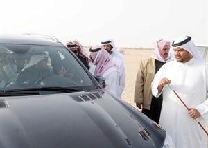 الشيخ ضاري الفهد يتابع السباق
