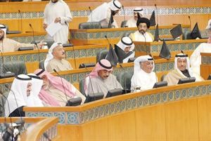سمو رئيس الوزراء وشعيب المويزري والشيخ صباح الخالد والشيخ احمد الخالد ودفاضل صفر
