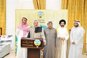 سيد حسين القلاف ودعبدالحميد دشتي ونبيل الفضل وعدنان المطوع اثناء مؤتمرهم الصحافي عقب رفع الجلسة

