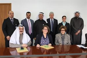 صورة تذكارية لممثلي مركز تقويم وتعليم الطفل مع ممثلي ريد سوفت