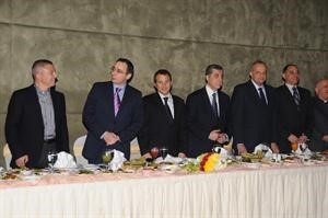 وزير الطاقة والمياه اللبناني جبران باسيل متوسطا السفير اللبناني دبسام النعماني ورجل الاعمال حسن حجيج
