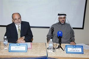 دراشد العجمي ودمحمد السقا خلال الندوة
