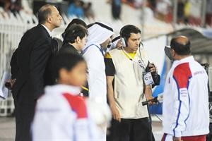 محسن العنزي يتابع اعادة الهدف من خلال الكاميرا﻿