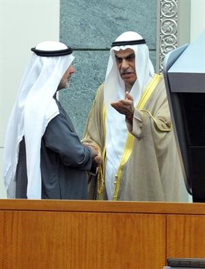 احمد السعدون وصالح عاشور على المنصة