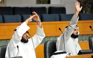 فلاح الصواغ يطلب نقطة نظام ومبارك الوعلان يريد الحديث