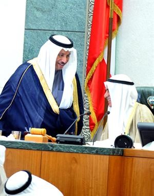 احمد السعدون وسمو رئيس الوزراء على المنصة