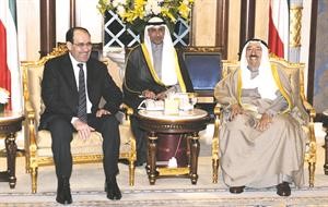 صاحب السمو الامير الشيخ صباح الاحمد مستقبلا رئيس الوزراء العراقي نوري المالكي 