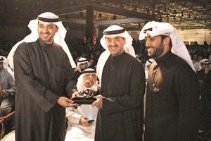 وزير الاعلام الشيخ محمد عبدالله مكرما زين
