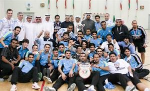 دعبدالله الطريجي واحمد الرومي يتوسطان فريق السالمية﻿