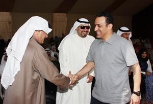الشيخ دطلال الفهد مع اسامة حسين في المهرجان﻿
