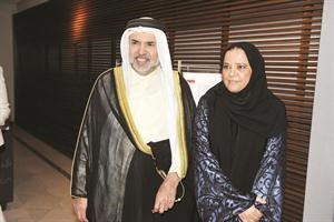 السفير البحريني الشيخ حمد ال خليفة حضر المعرض﻿