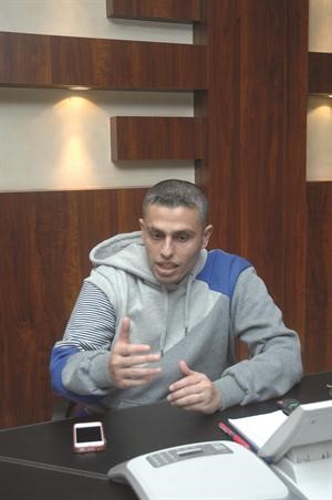 ناصر الهاجري: تألقي في البطولة الخليجية يدفعني لقيادة الفحيحيل للفوز بالثنائية والعودة لأزرق اليد