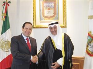 السفير سميح جوهر حيات مع حاكم ولاية المكسيك﻿