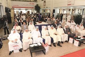 بعض كبار مساهمي بنك الخليج خلال الجمعية العمومية﻿