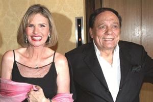 صورة ارشيفية ليسرا وعادل امام﻿