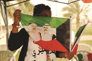 مواطنة تعبر عن حبها لصاحب السمو وسمو ولي العهد﻿
