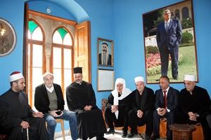 رئيس الحزب التقدمي الاشتراكي النائب وليد جنبلاط مستقبلا عددا من القيادات الدينية 	محمود الطويل﻿