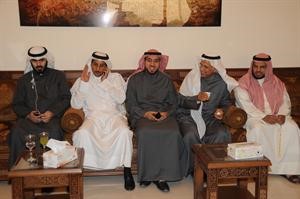 دمحمد الهطلاني ومحمد الخليفة واسامة الشاهين ومناور ذياب واسامة المناور 	هاني الشمري﻿