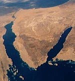 خبراء إيرانيين يشكلون خلايا مسلحة في سيناء