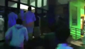 جانب من اقتحام قناة سكوب فجر امس الاول﻿