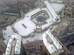 بيت الله الحرامكما يبدو من اعلى الساعة