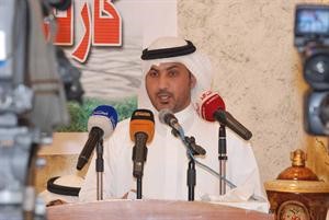 ماحمد الشريع متحدثا في الندوة
