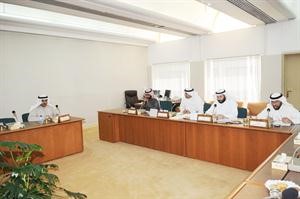 عبداللطيف العميري ود فيصل المسلم ود عبيد الوسمي وفيصل اليحيى ومسلم البراك خلال لجنة التحويلات في مجلس الامة﻿