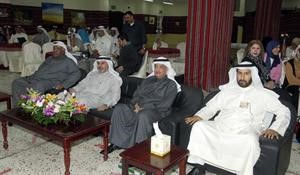 فهد الغيص متقدما الحضور
