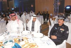 الشيخ طلال الخالد وبدر الخشتي في مقدمة الحضور