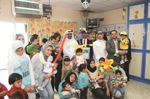 متطوعو بوبيان بين الاطفال
