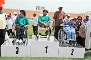 الفائزون على منصة التتويج
