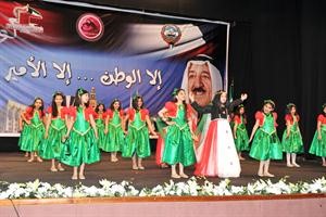 فقرة استعراضية لمجموعة من الطالبات
