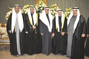 المعرس مع والده خالد المحسن وبدر الميلم وجاسم الحباب ووالد العروس منصور الانبعي
